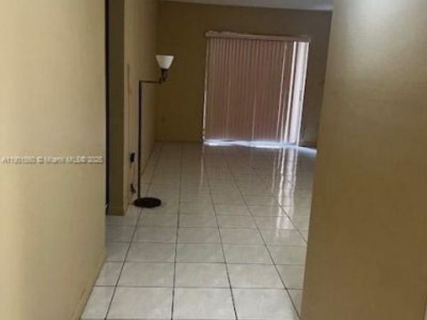 10851 SW 2nd St, Unit K107, Sweetwater, FL 33174