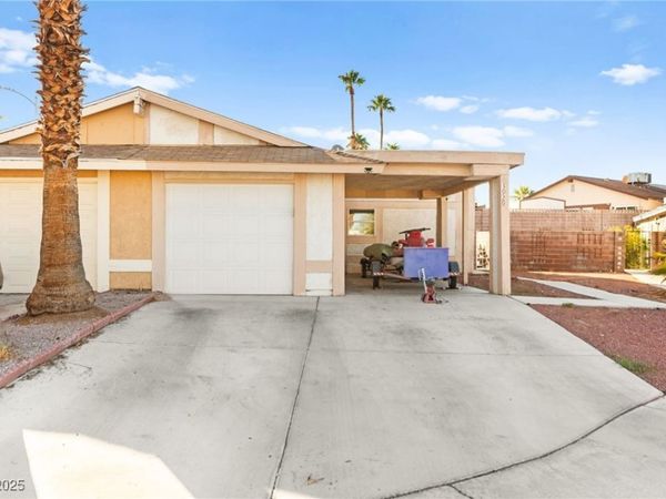 3929 Calle Esquina , Las Vegas, NV 89103