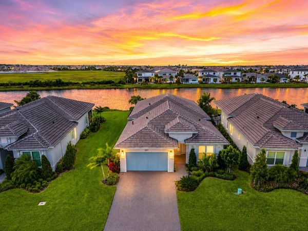 10033 Regency Way, Palm Beach Gardens, FL 33412