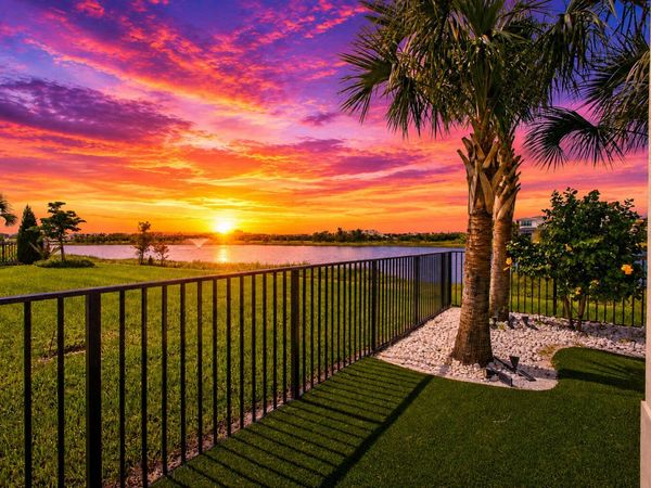 10033 Regency Way, Palm Beach Gardens, FL 33412