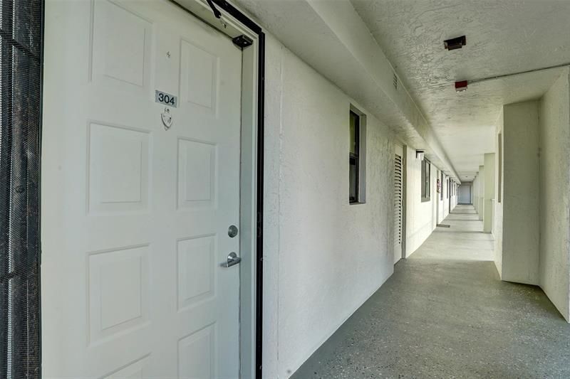 2334 S Cypress Bend Drive, Unit 304, Pompano Beach, FL 33069 Photo