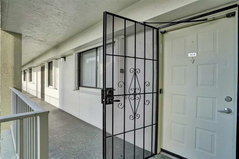 2334 S Cypress Bend Drive, Unit 304, Pompano Beach, FL 33069 Photo