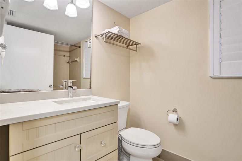 2334 S Cypress Bend Drive, Unit 304, Pompano Beach, FL 33069 Photo