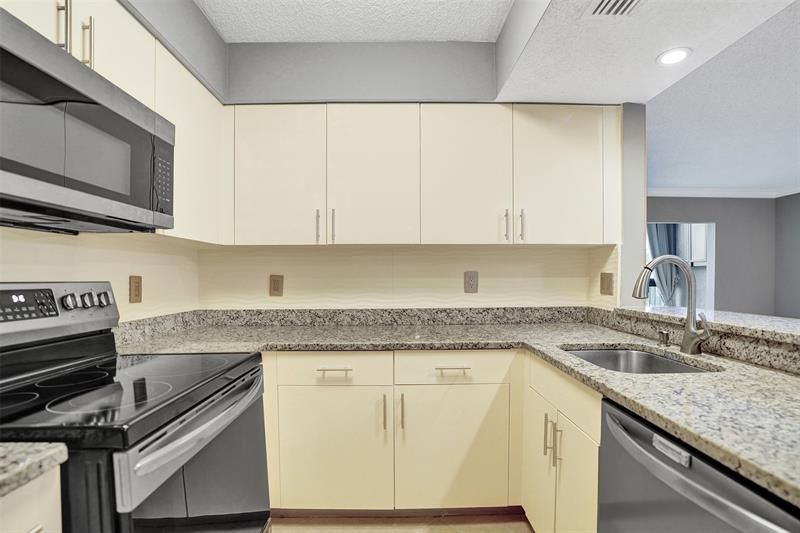 2334 S Cypress Bend Drive, Unit 304, Pompano Beach, FL 33069 Photo