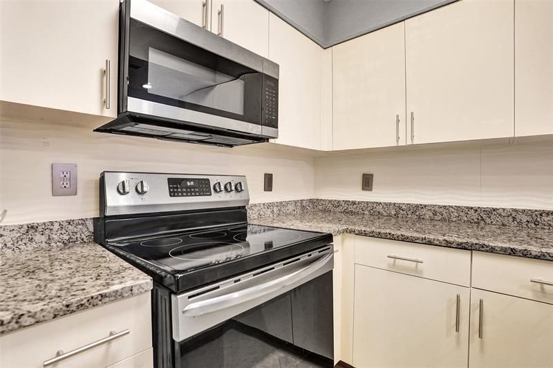 2334 S Cypress Bend Drive, Unit 304, Pompano Beach, FL 33069 Photo