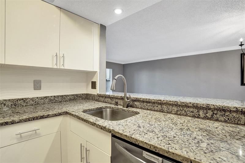 2334 S Cypress Bend Drive, Unit 304, Pompano Beach, FL 33069 Photo
