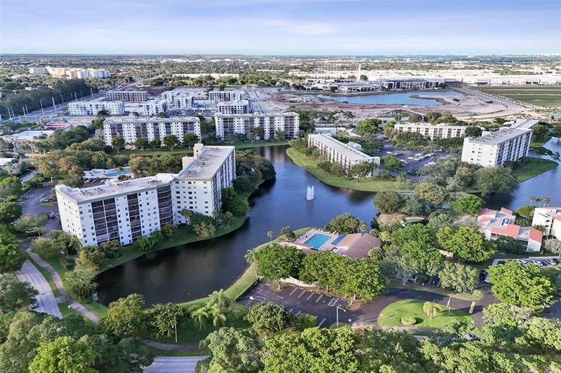 2334 S Cypress Bend Drive, Unit 304, Pompano Beach, FL 33069 Photo