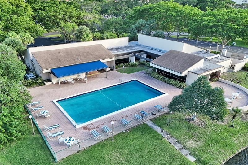 2334 S Cypress Bend Drive, Unit 304, Pompano Beach, FL 33069 Photo