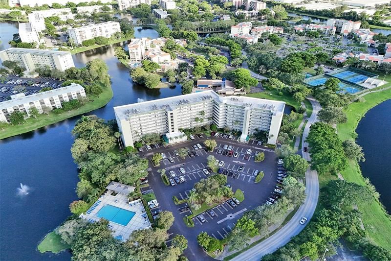 2334 S Cypress Bend Drive, Unit 304, Pompano Beach, FL 33069 Photo