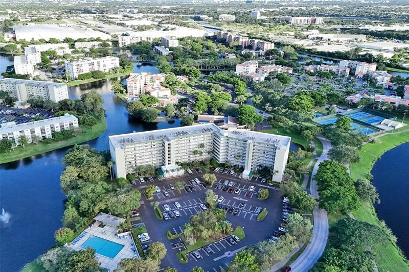 2334 S Cypress Bend Drive, Unit 304, Pompano Beach, FL 33069 Photo