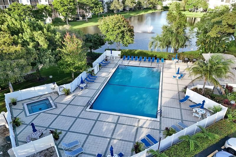 2334 S Cypress Bend Drive, Unit 304, Pompano Beach, FL 33069 Photo