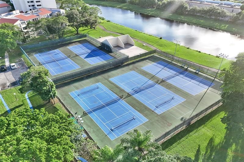 2334 S Cypress Bend Drive, Unit 304, Pompano Beach, FL 33069 Photo