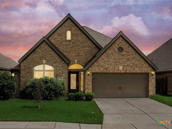 2016 Glen Hollow, Seguin, TX 78155