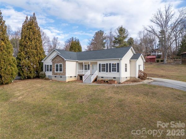 97 Meadowview Drive, Saluda, NC 28773