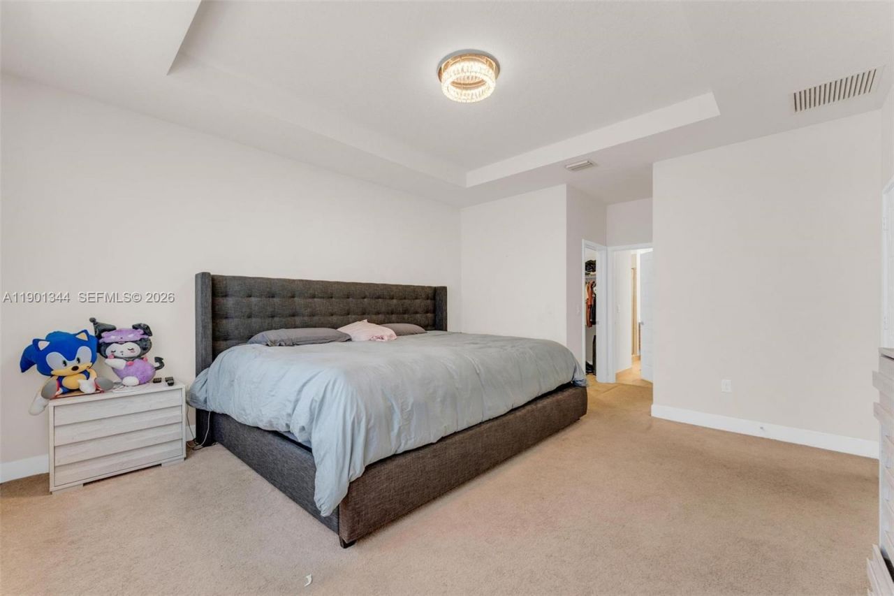 8822 NW 161st Ter, Miami Lakes, FL 33018 Photo