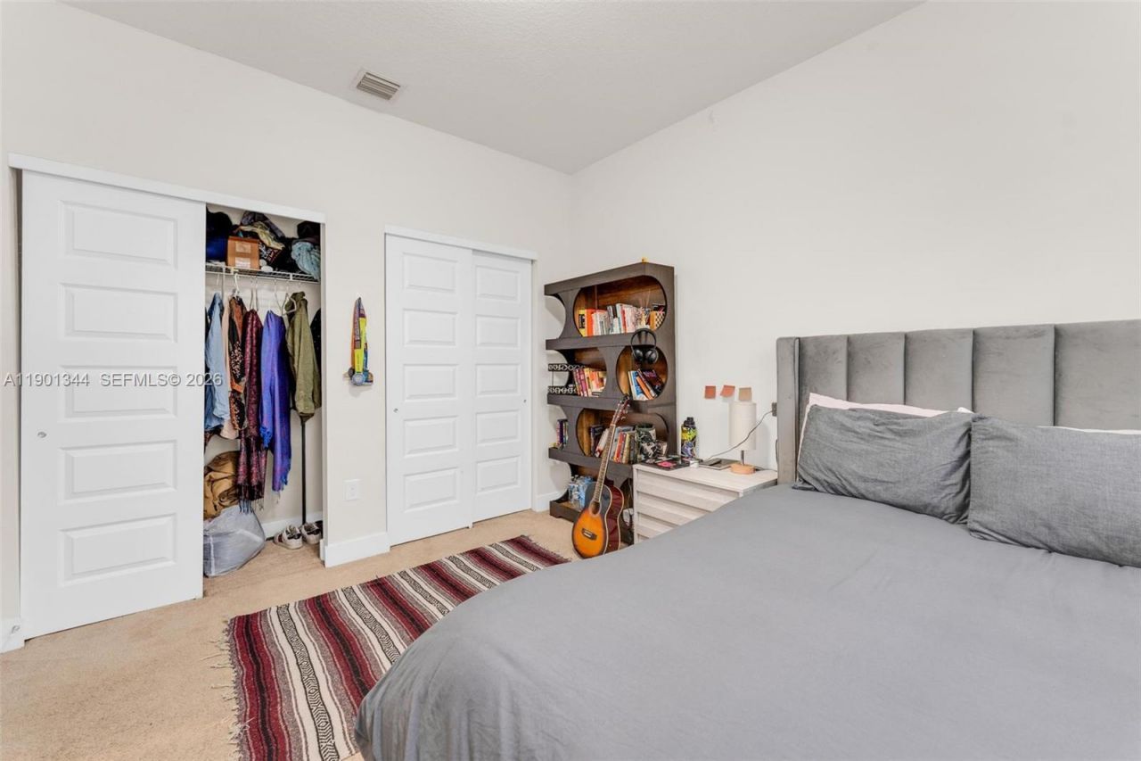 8822 NW 161st Ter, Miami Lakes, FL 33018 Photo