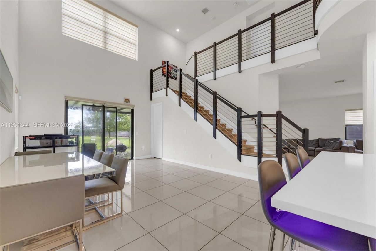 8822 NW 161st Ter, Miami Lakes, FL 33018 Photo