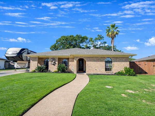 208 Raywood Dr, Houma, LA 70360