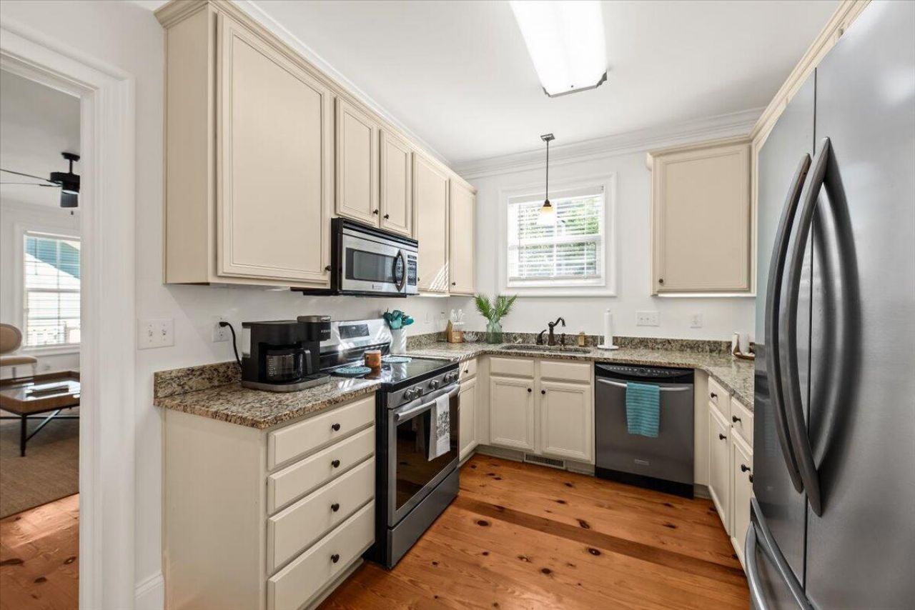 3218 Johnstowne Street Photo 11