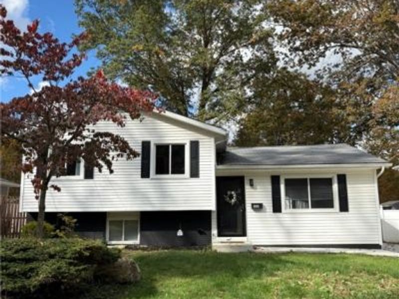 1054 Karen Drive, Akron, OH 44313 Photo 1