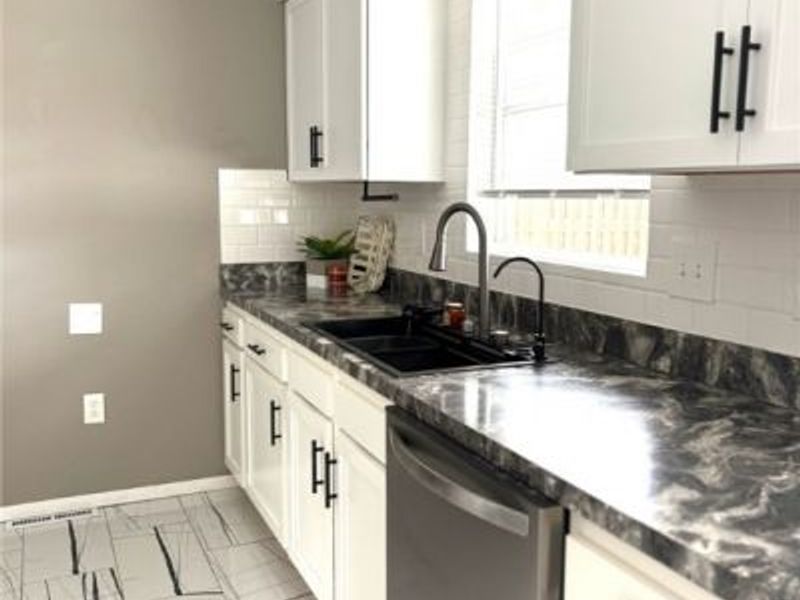 1054 Karen Drive, Akron, OH 44313 Photo 11