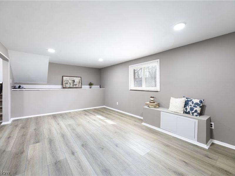 1054 Karen Drive, Akron, OH 44313 Photo 17