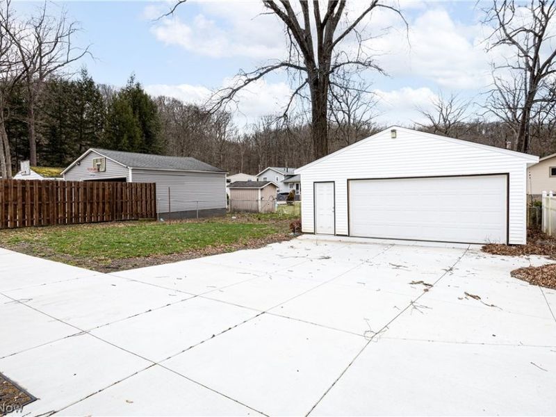 1054 Karen Drive, Akron, OH 44313 Photo 22