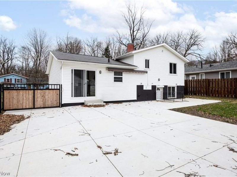 1054 Karen Drive, Akron, OH 44313 Photo 23