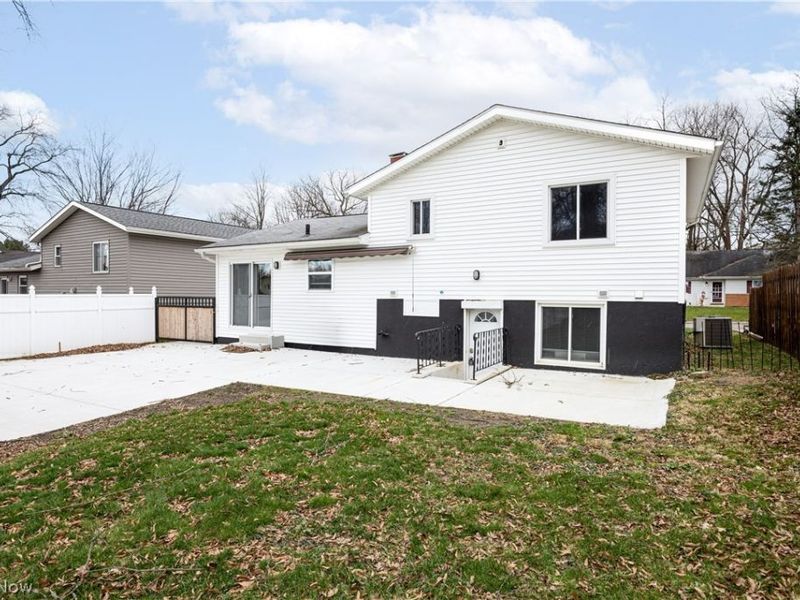 1054 Karen Drive, Akron, OH 44313 Photo 24