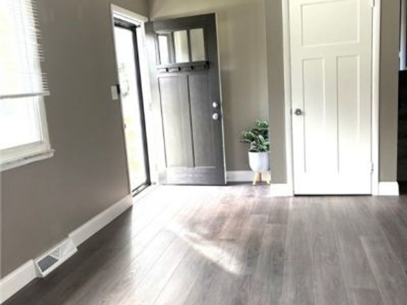 1054 Karen Drive, Akron, OH 44313 Photo 4