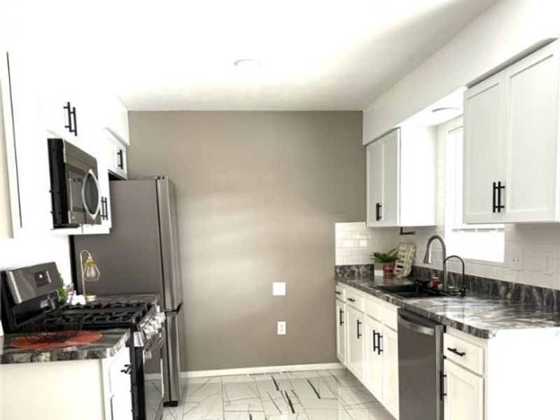 1054 Karen Drive, Akron, OH 44313 Photo 8