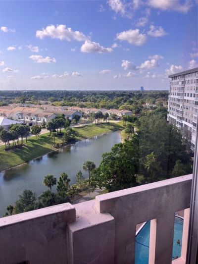 4001 Hillcrest Drive, Unit 1012, Hollywood, FL 33021 Photo