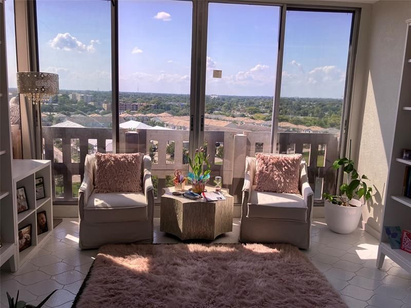 4001 Hillcrest Drive, Unit 1012, Hollywood, FL 33021 Photo