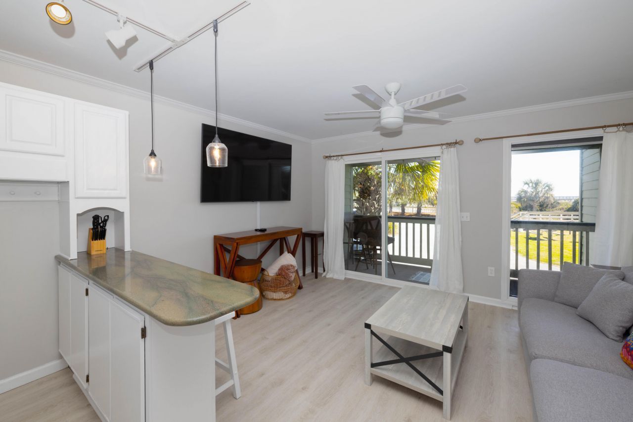 1300 Ocean Boulevard Photo 13