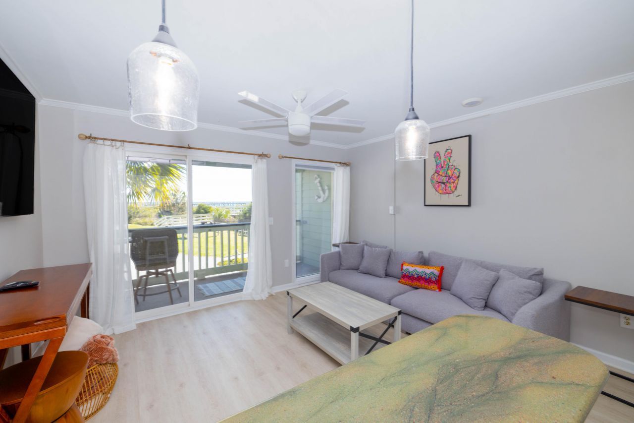 1300 Ocean Boulevard Photo 14