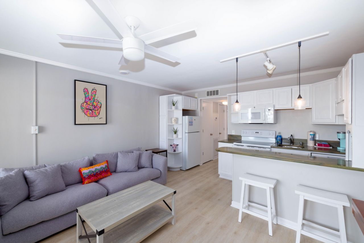 1300 Ocean Boulevard Photo 19