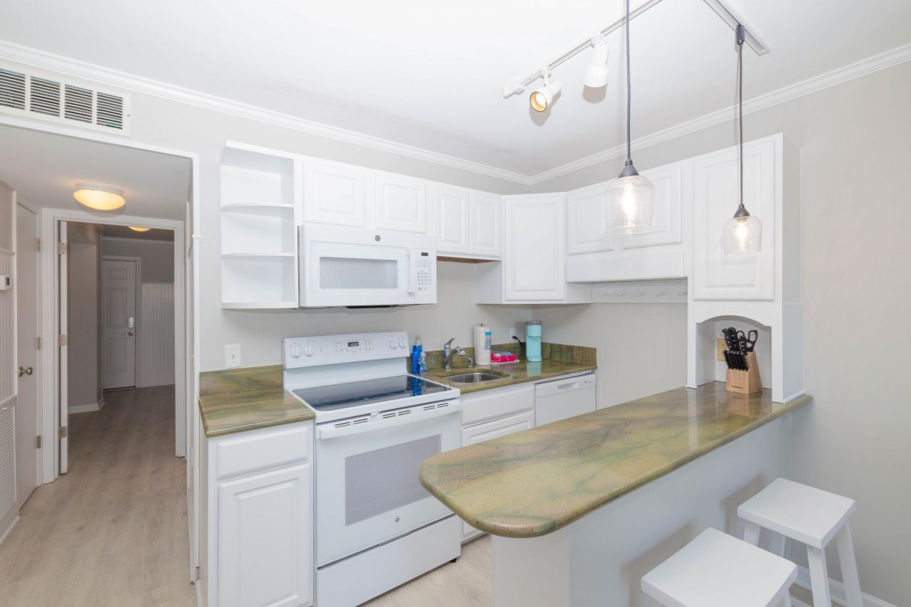 1300 Ocean Boulevard Photo 5