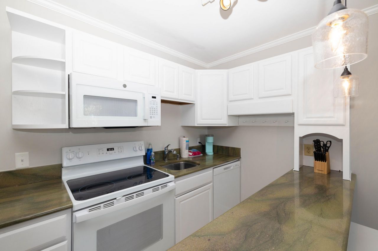 1300 Ocean Boulevard Photo 7