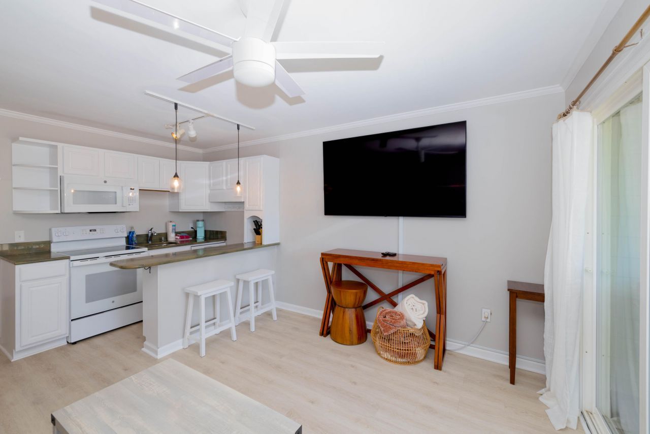 1300 Ocean Boulevard Photo 9