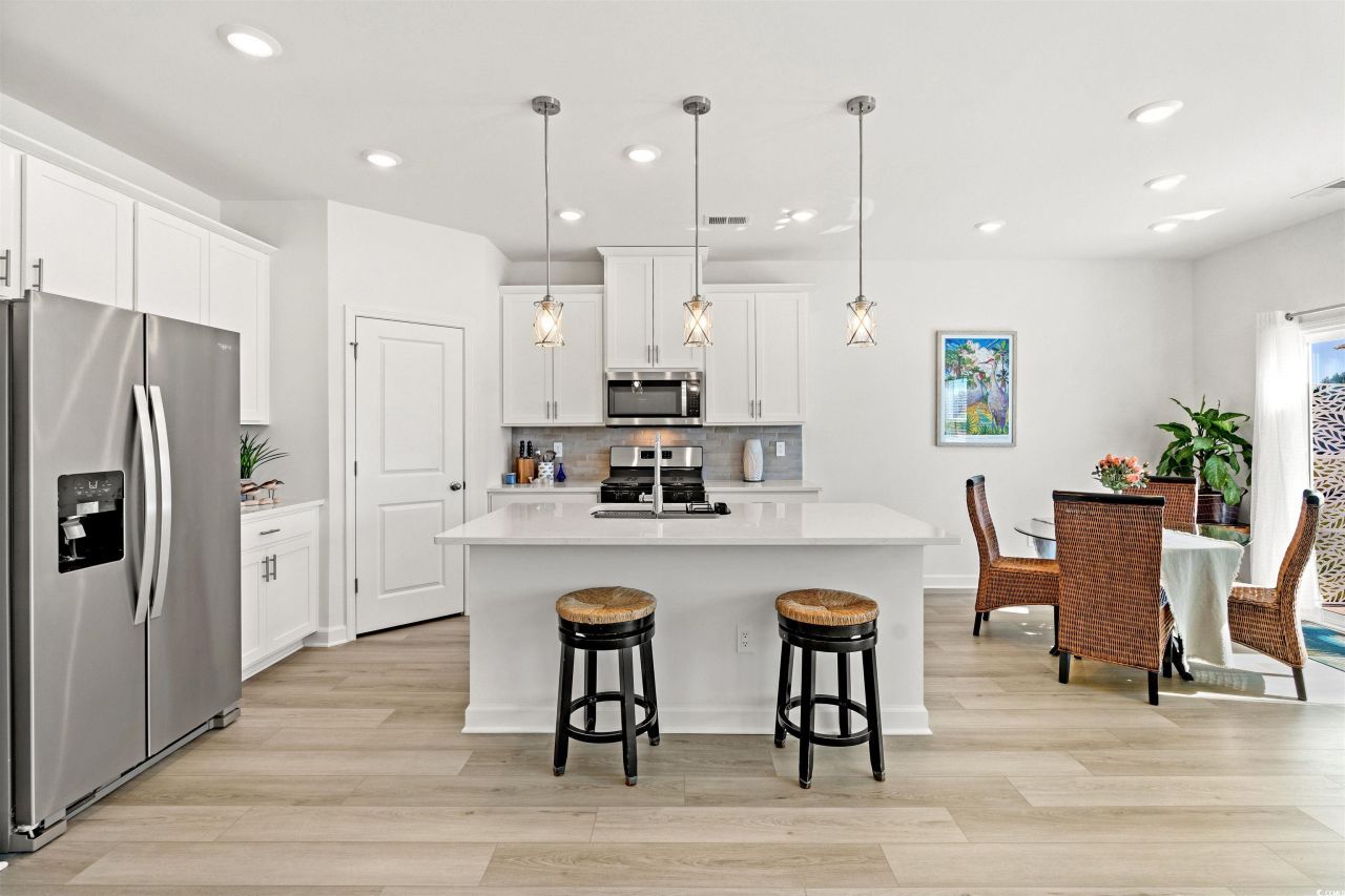 1546 Regal Fern Way Photo 5