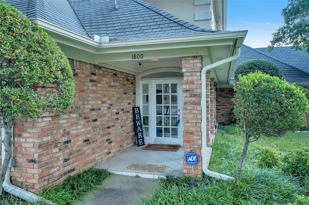 1800 Hampton Drive, Bedford, TX 76021 Main Photo