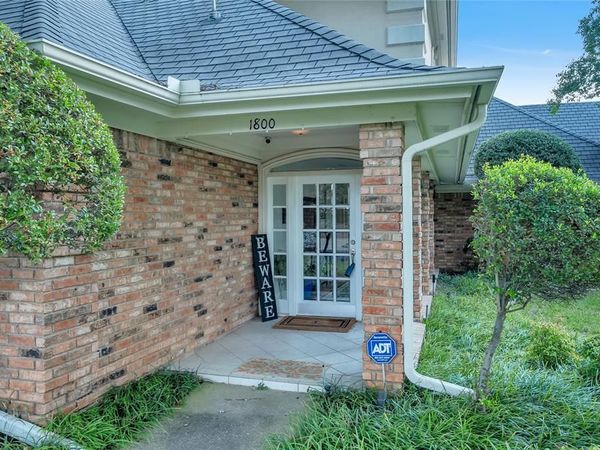 1800 Hampton Drive, Bedford, TX 76021