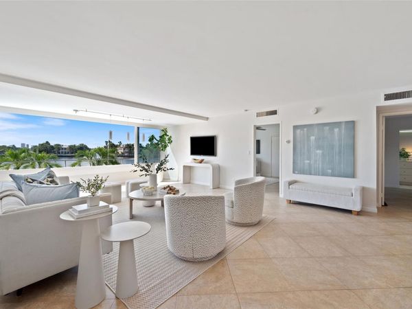 215 N Birch Rd, Unit 2B, Fort Lauderdale, FL 33304