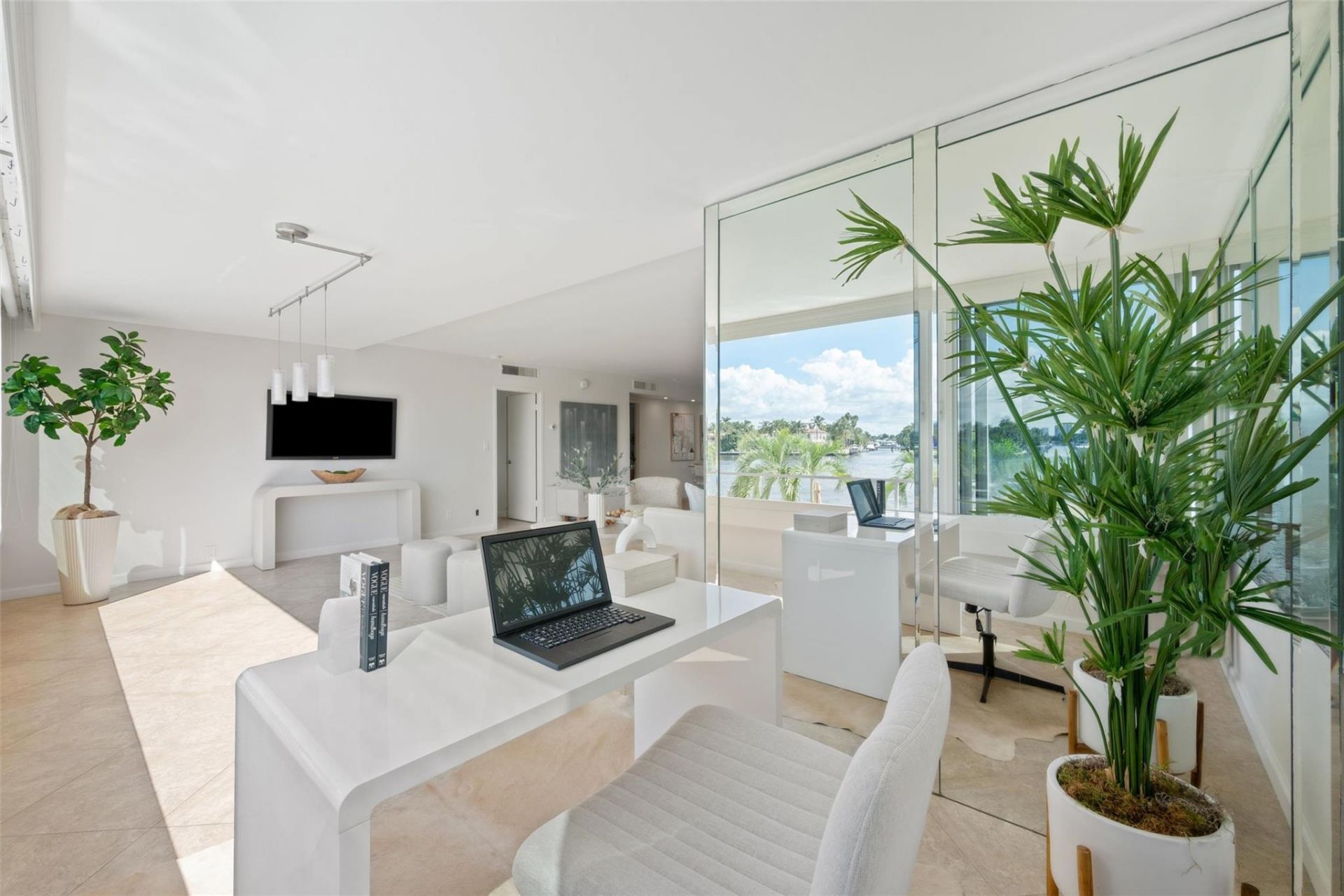 215 N Birch Road, Unit 2B, Fort Lauderdale, FL 33304 Photo