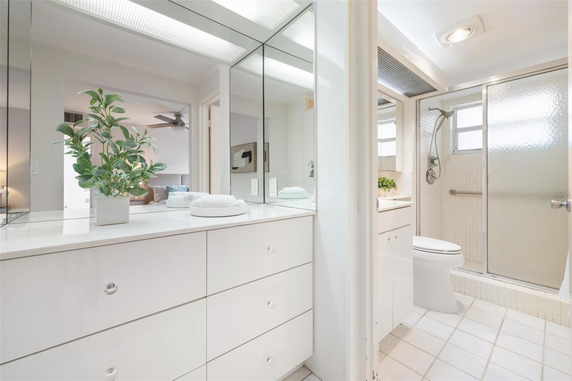 215 N Birch Road, Unit 2B, Fort Lauderdale, FL 33304 Photo