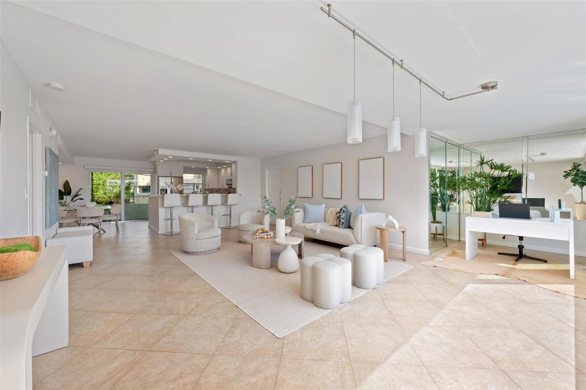 215 N Birch Road, Unit 2B, Fort Lauderdale, FL 33304 Photo