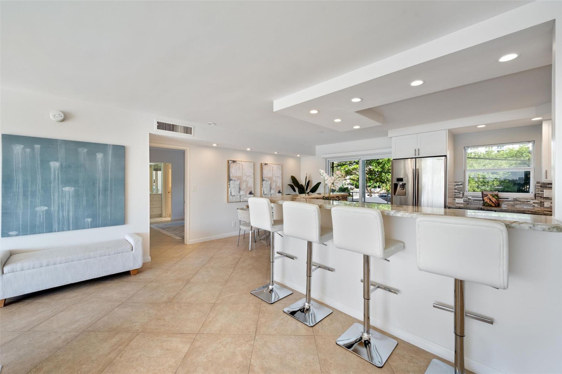 215 N Birch Road, Unit 2B, Fort Lauderdale, FL 33304 Photo