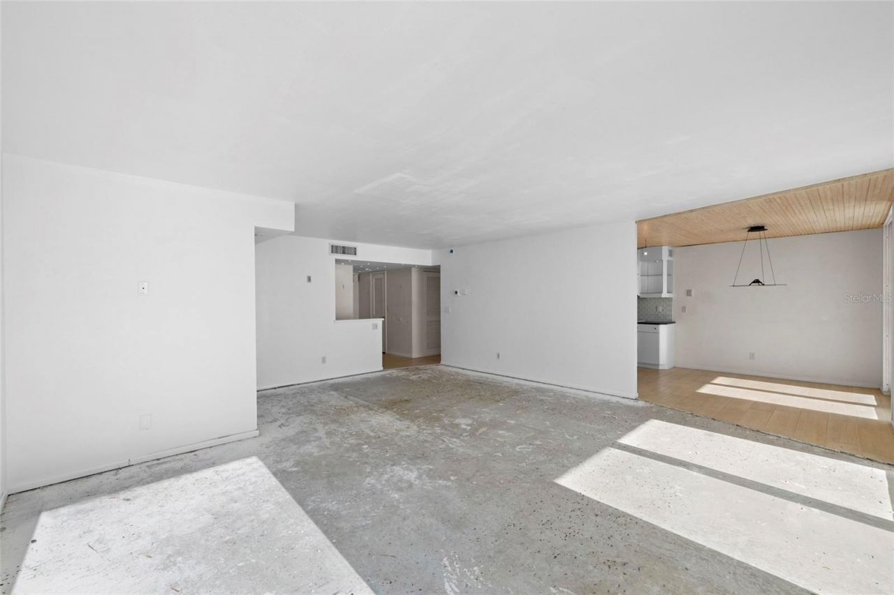 2425 Gulf Of Mexico Drive, Unit 7D, Longboat Key, FL 34228 Photo