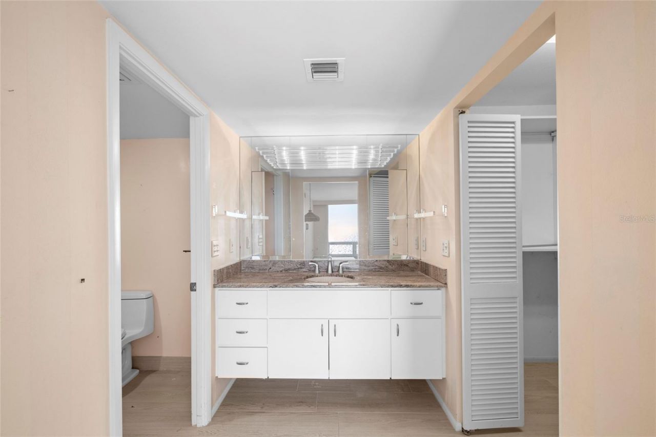 2425 Gulf Of Mexico Drive, Unit 7D, Longboat Key, FL 34228 Photo