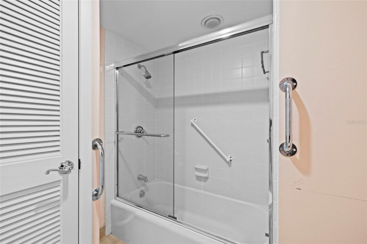 2425 Gulf Of Mexico Drive, Unit 7D, Longboat Key, FL 34228 Photo